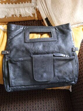 BLACK LEATHER PURSE